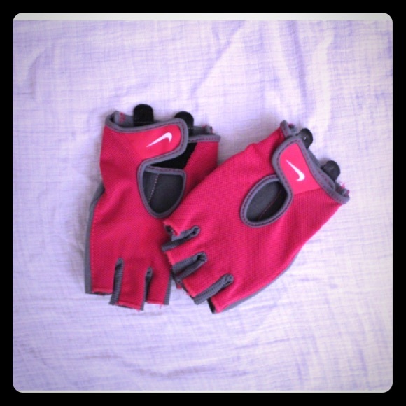 nike exercise gloves
